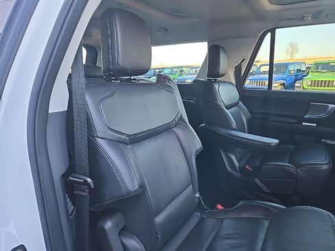 Used 2025 Ford Expedition Max Platinum image 95