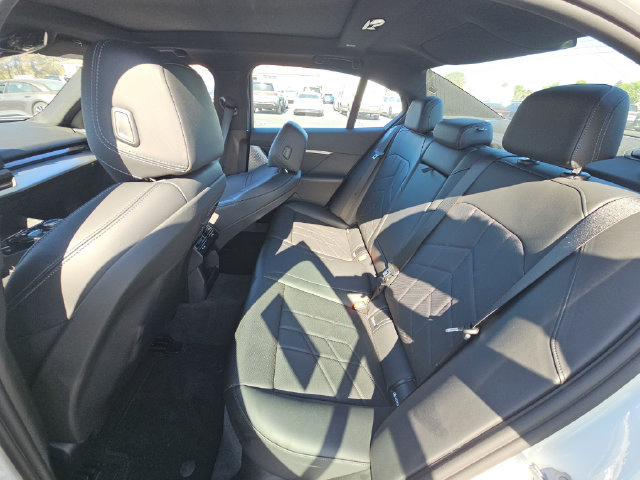 Used 2026 BMW 530i xDrive AWD/4WD image 10