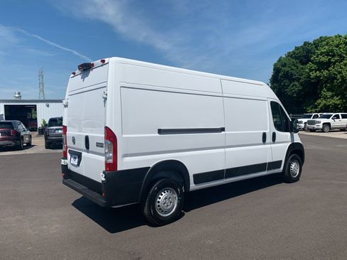 Used 2026 RAM ProMaster 2500 w/ Convenience Group FWD image 3