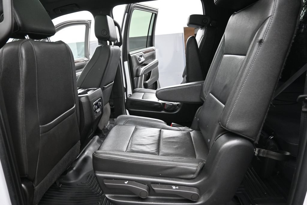 Used 2022 Chevrolet Suburban LT w/ LT Signature Plus Package AWD/4WD image 27