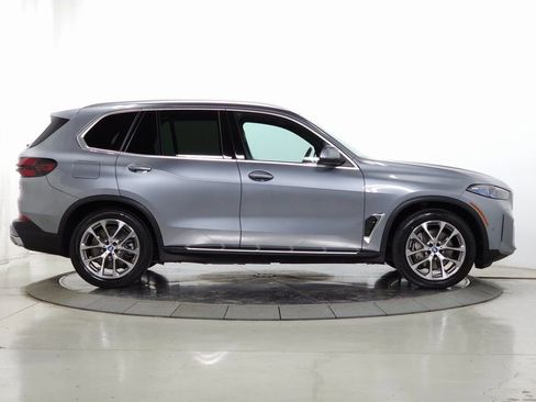 Used 2024 BMW X5 xDrive50e image 11