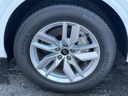 Used 2023 Audi Q5 2.0T Premium w/ Convenience Package image 10