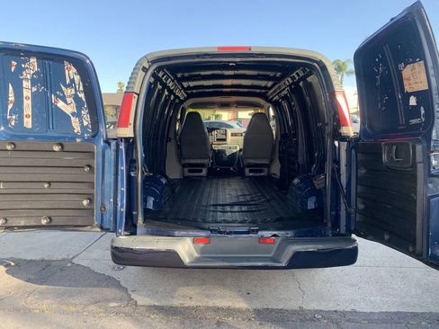 Used 2000 Chevrolet Express 1500 image 12