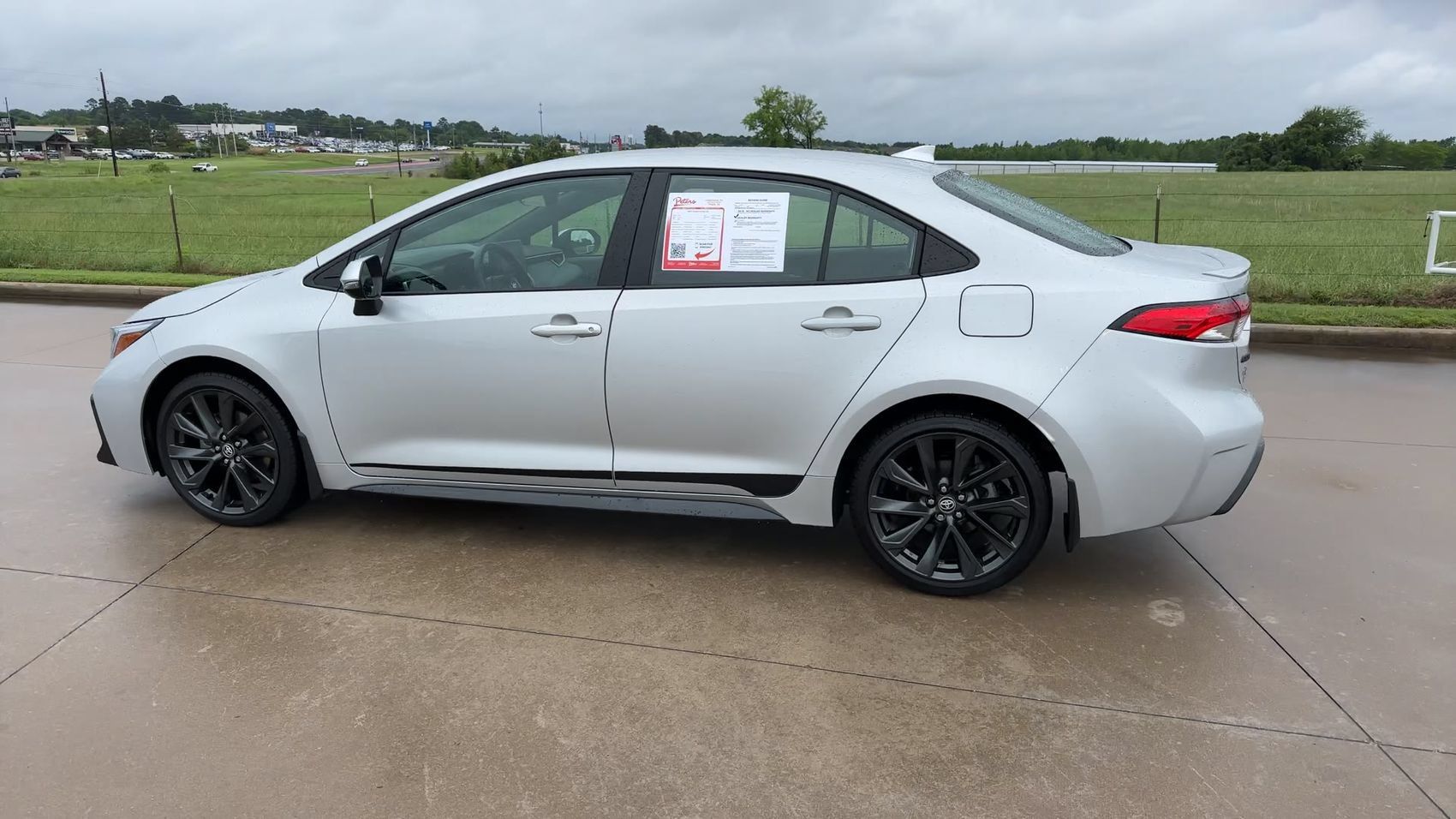 Used 2026 Toyota Corolla SE FWD image 6