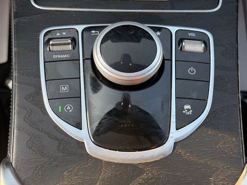 Used 2018 Mercedes-Benz GLC 300 4MATIC image 24