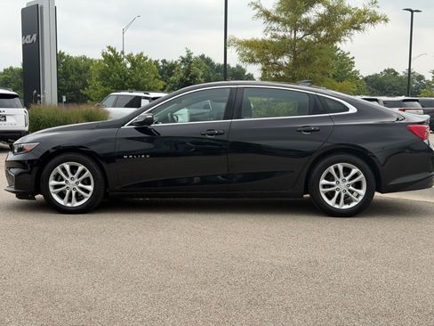 Used 2016 Chevrolet Malibu LT FWD image 3