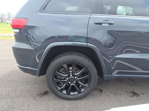 Used 2018 Jeep Grand Cherokee Altitude image 7