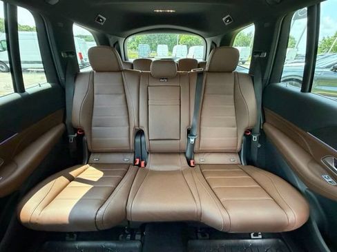 Used 2026 Mercedes-Benz GLS 580 4MATIC image 17