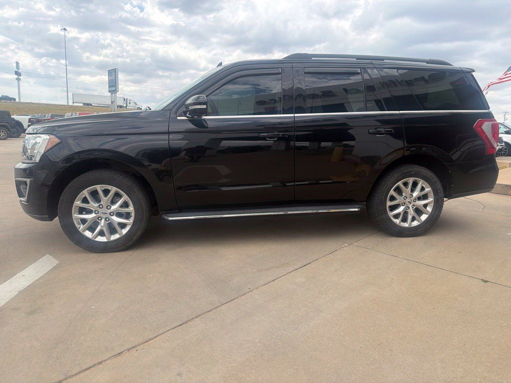 Used 2020 Ford Expedition XLT w/ Equipment Group 202A AWD/4WD image 6