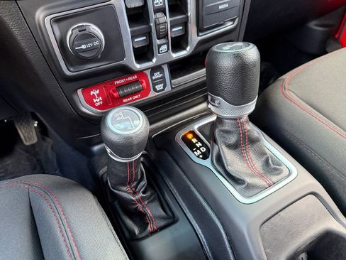 Used 2021 Jeep Wrangler Unlimited Rubicon AWD/4WD image 29