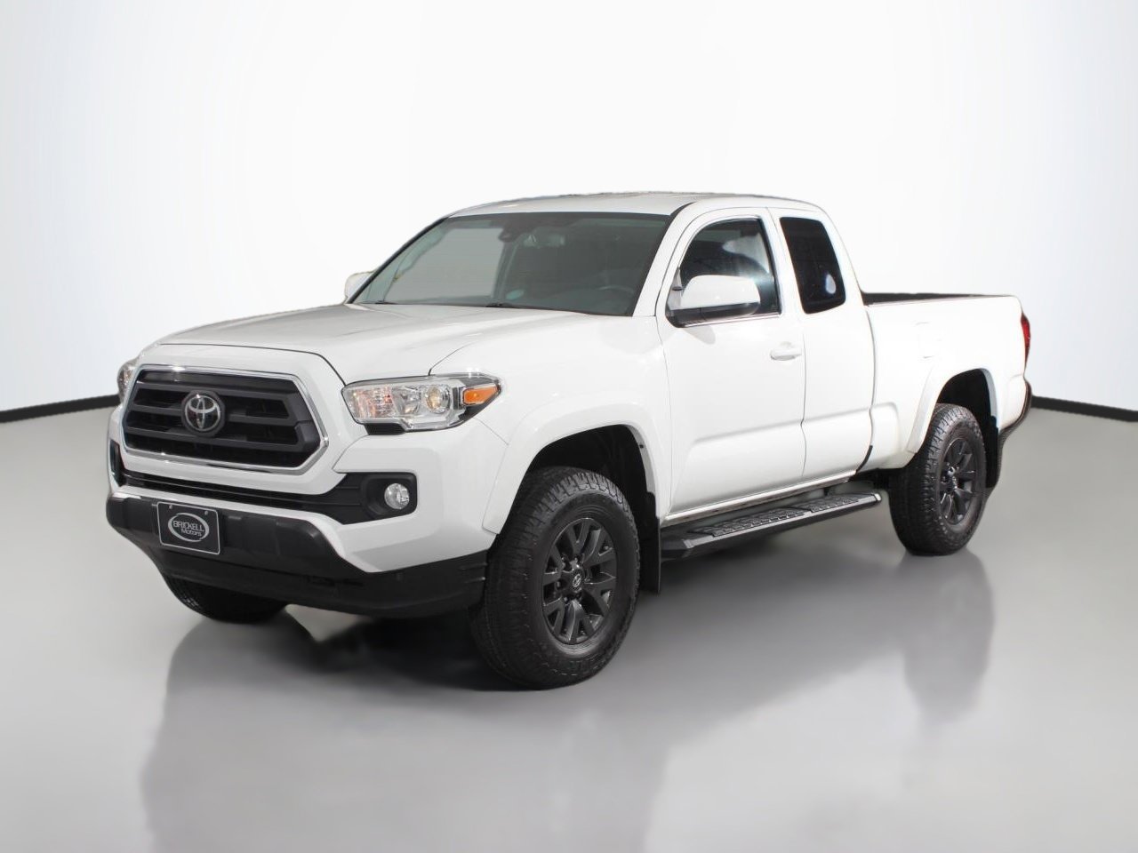 Used 2021 Toyota Tacoma SR5 RWD image 2