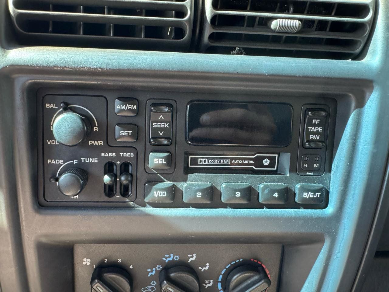 Used 2000 Jeep Cherokee Sport AWD/4WD image 19