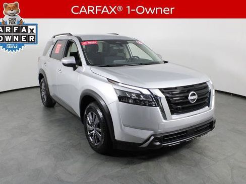 Certified 2025 Nissan Pathfinder SV FWD image 5