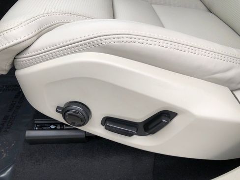 New 2026 Volvo XC90 B6 Ultra w/ Protection Package image 13