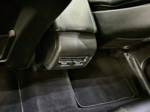 Used 2023 Lincoln Corsair AWD image 28
