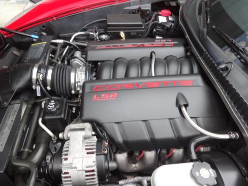 Used 2005 Chevrolet Corvette Convertible w/ Preferred Equipment Group image 11