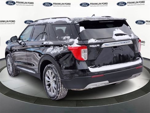 Certified 2022 Ford Explorer XLT w/ Equipment Group 202A image 3