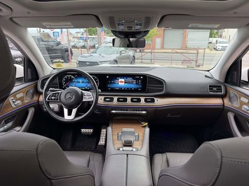Used 2023 Mercedes-Benz GLS 450 4MATIC image 14