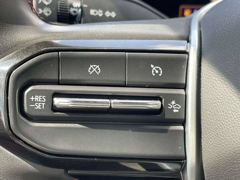 Used 2025 Chevrolet Colorado Z71 AWD/4WD image 25