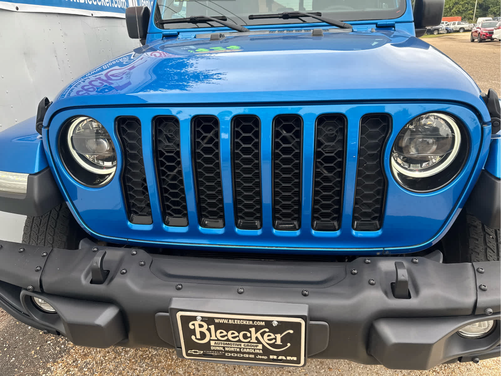 Used 2023 Jeep Gladiator Sport AWD/4WD image 11