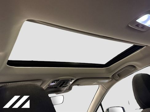 Used 2023 Subaru Outback Premium image 23