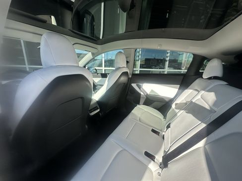 Used 2022 Tesla Model Y Performance image 32