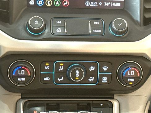 Used 2021 GMC Acadia SLT w/ Technology Package AWD/4WD image 16
