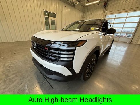 Used 2025 Nissan Kicks SR FWD image 8