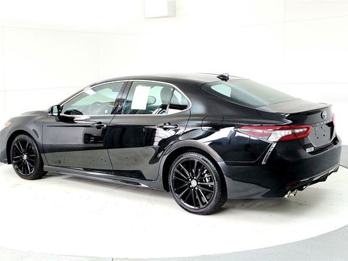 Used 2024 Toyota Camry XSE FWD image 4