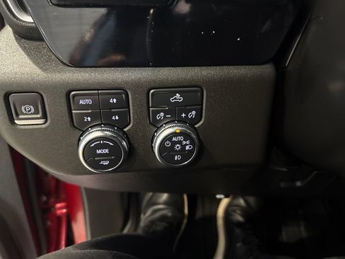 Used 2023 GMC Sierra 1500 Elevation w/ Preferred Package AWD/4WD image 33