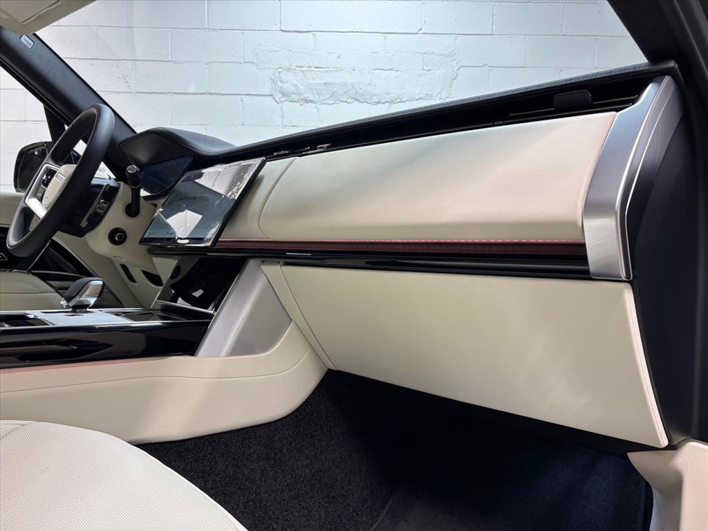 New 2026 Land Rover Range Rover SE AWD/4WD image 30