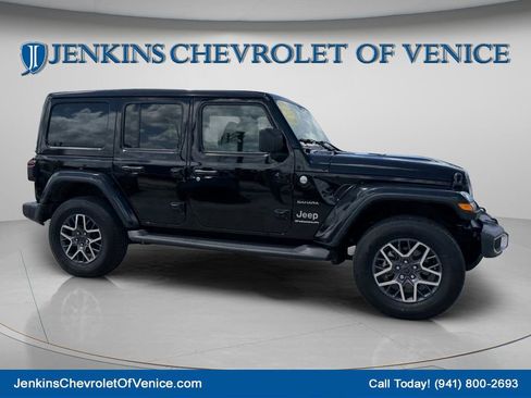 Used 2024 Jeep Wrangler Unlimited Sahara w/ Technology Group AWD/4WD image 2
