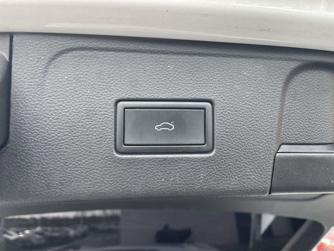 Used 2022 Volkswagen Atlas SEL R-Line image 49