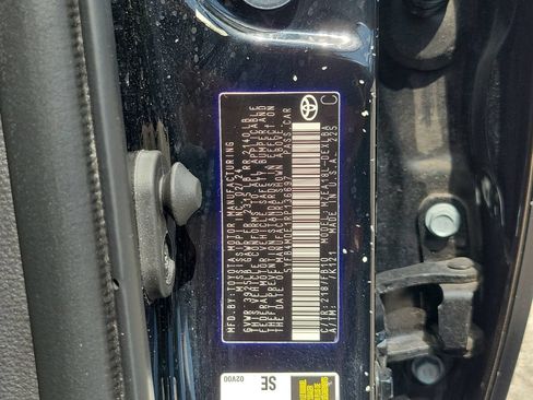 Used 2024 Toyota Corolla LE FWD image 31