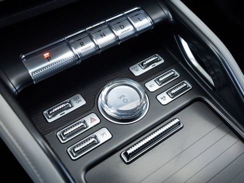 Used 2025 Lincoln Nautilus Reserve AWD/4WD image 27