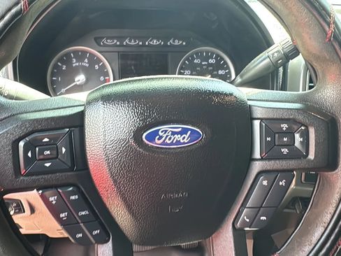 Used 2018 Ford F250 XLT w/ XLT Premium Package AWD/4WD image 18