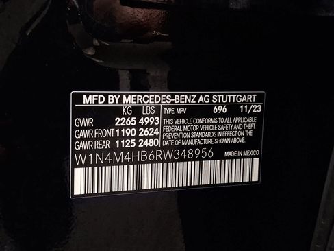 Used 2024 Mercedes-Benz GLB 250 4MATIC image 27