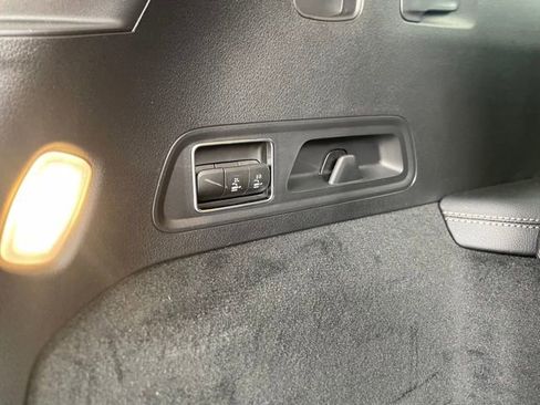 Used 2026 Mercedes-Benz GLS 450 4MATIC image 19