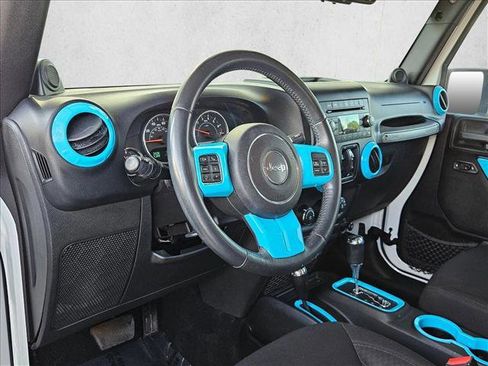 Used 2013 Jeep Wrangler Unlimited Sport image 10