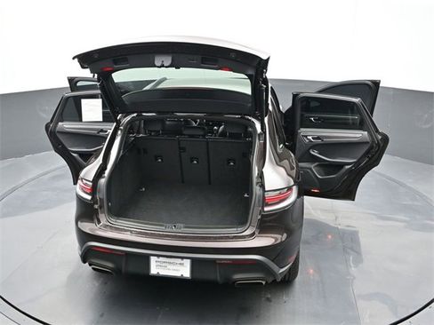 Used 2022 Porsche Macan image 27