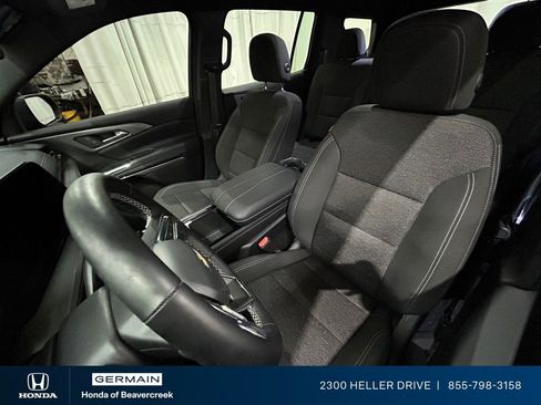 Used 2025 Chevrolet Traverse LT w/ Driver Confidence Package AWD/4WD image 26