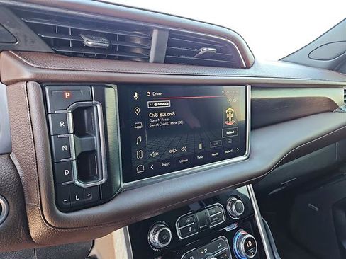 Used 2022 GMC Yukon Denali image 17