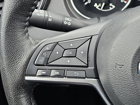 Used 2019 Nissan Rogue SL w/ Premium Package image 22