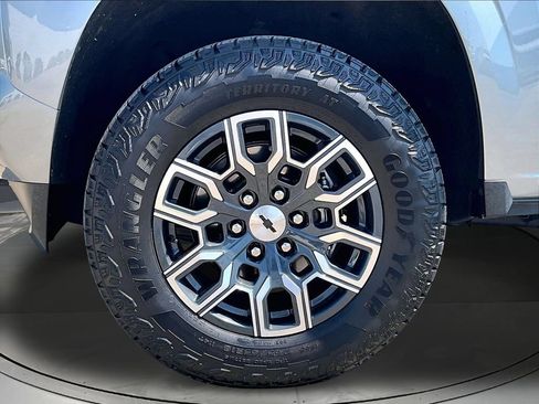 Used 2024 Chevrolet Colorado Z71 w/ Z71 Convenience Package 2 AWD/4WD image 35