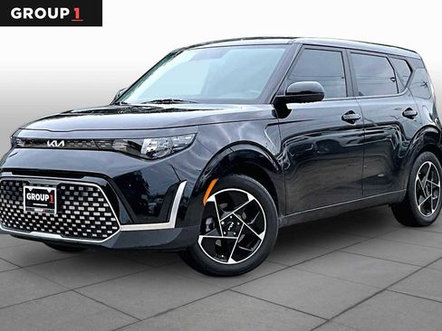 Used 2023 Kia Soul EX FWD image 1