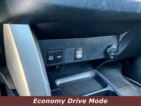 Used 2018 Toyota RAV4 LE w/ Carpet Mat Package FWD image 15