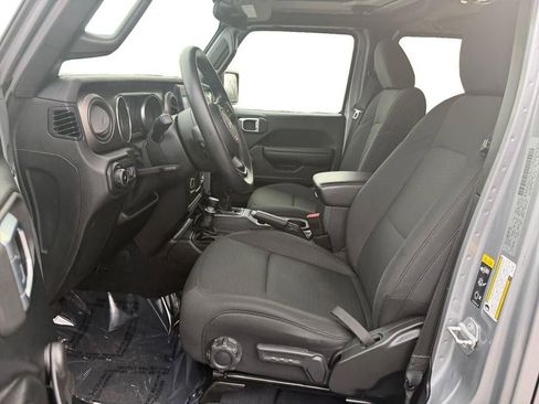 Used 2020 Jeep Wrangler Unlimited Willys image 9