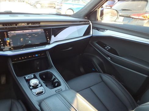 Used 2024 Jeep Wagoneer Launch Edition image 24