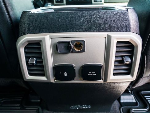 Used 2019 Ford F250 Lariat w/ Lariat Ultimate Package AWD/4WD image 27