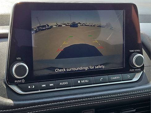 Used 2024 Nissan Rogue S FWD image 20